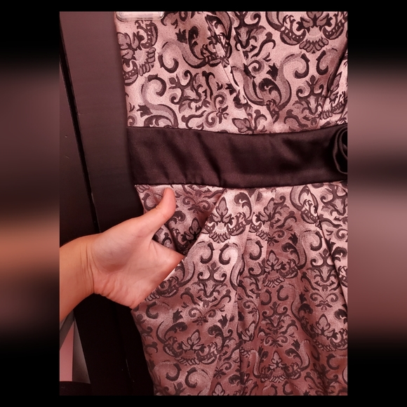 Dress - Picture 3 of 6